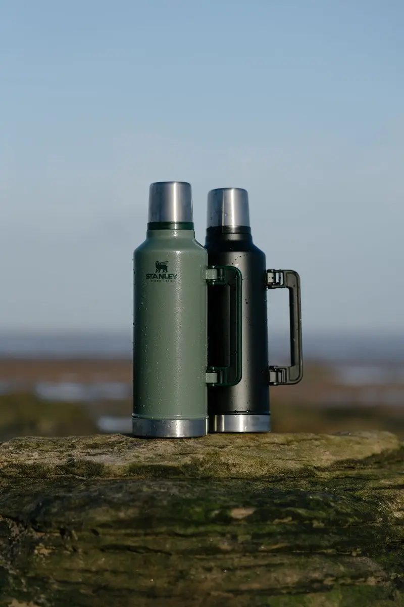 Stanley Classic Legendary Thermosfles 2.3L - Hammertone Green