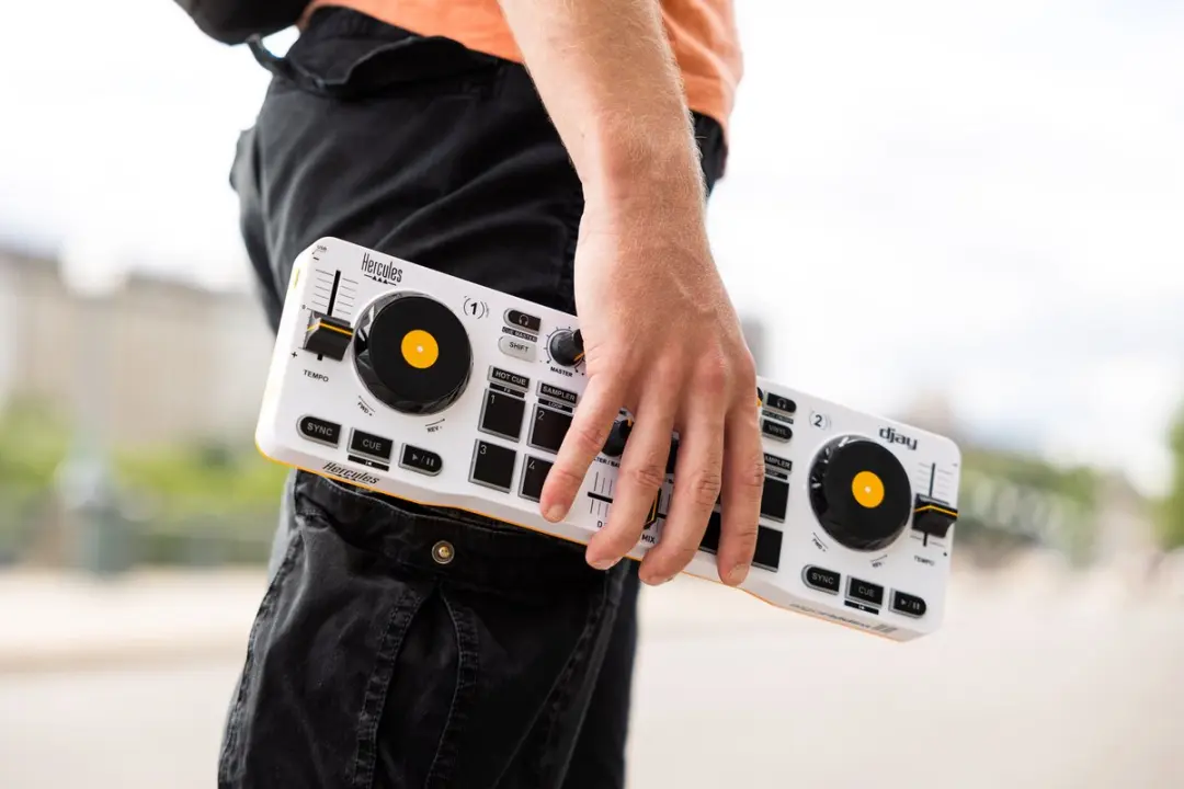 Hercules DJ Control Mix 4780921 Smartphone Controller - 2 Kanalen - 8 Drumpads - Wit