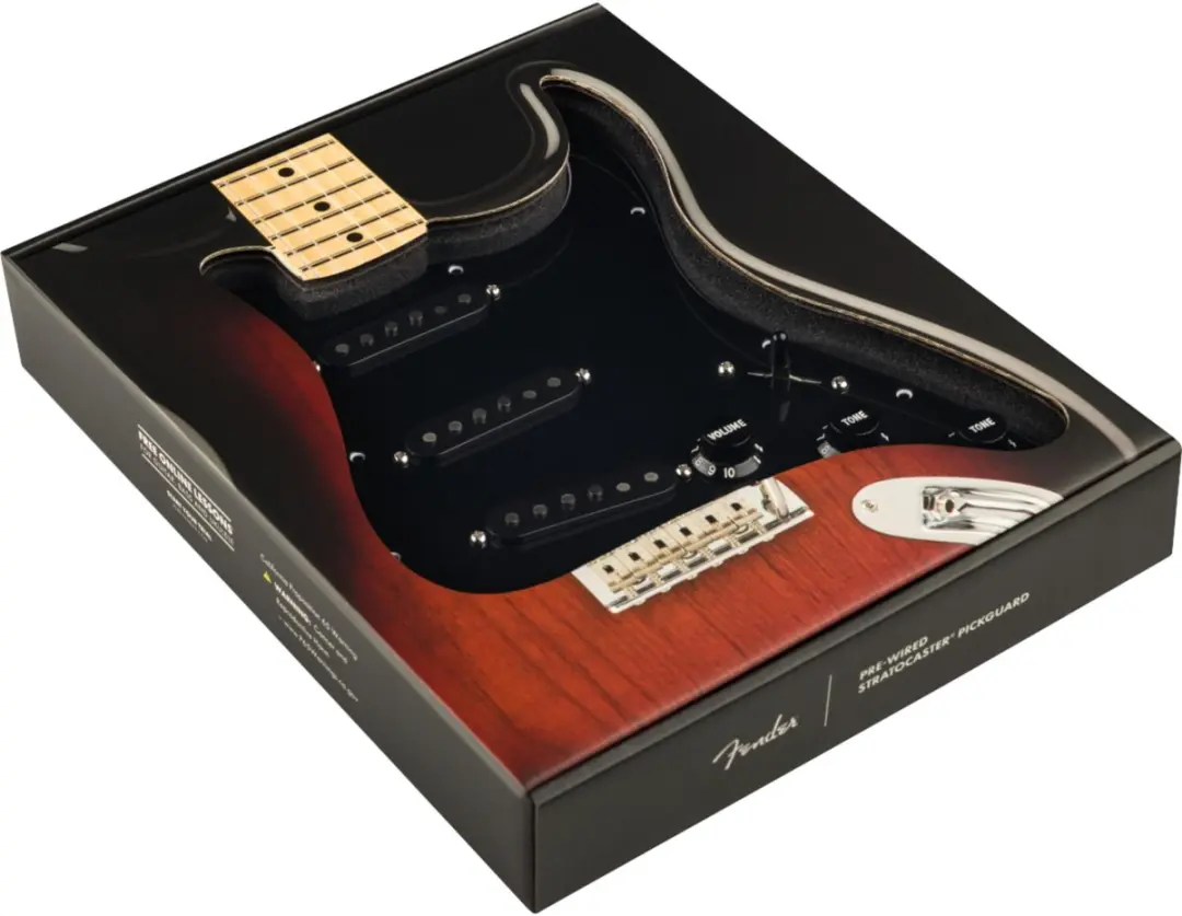 Fender '65 Strat Pre-Wired Pickguard - Black