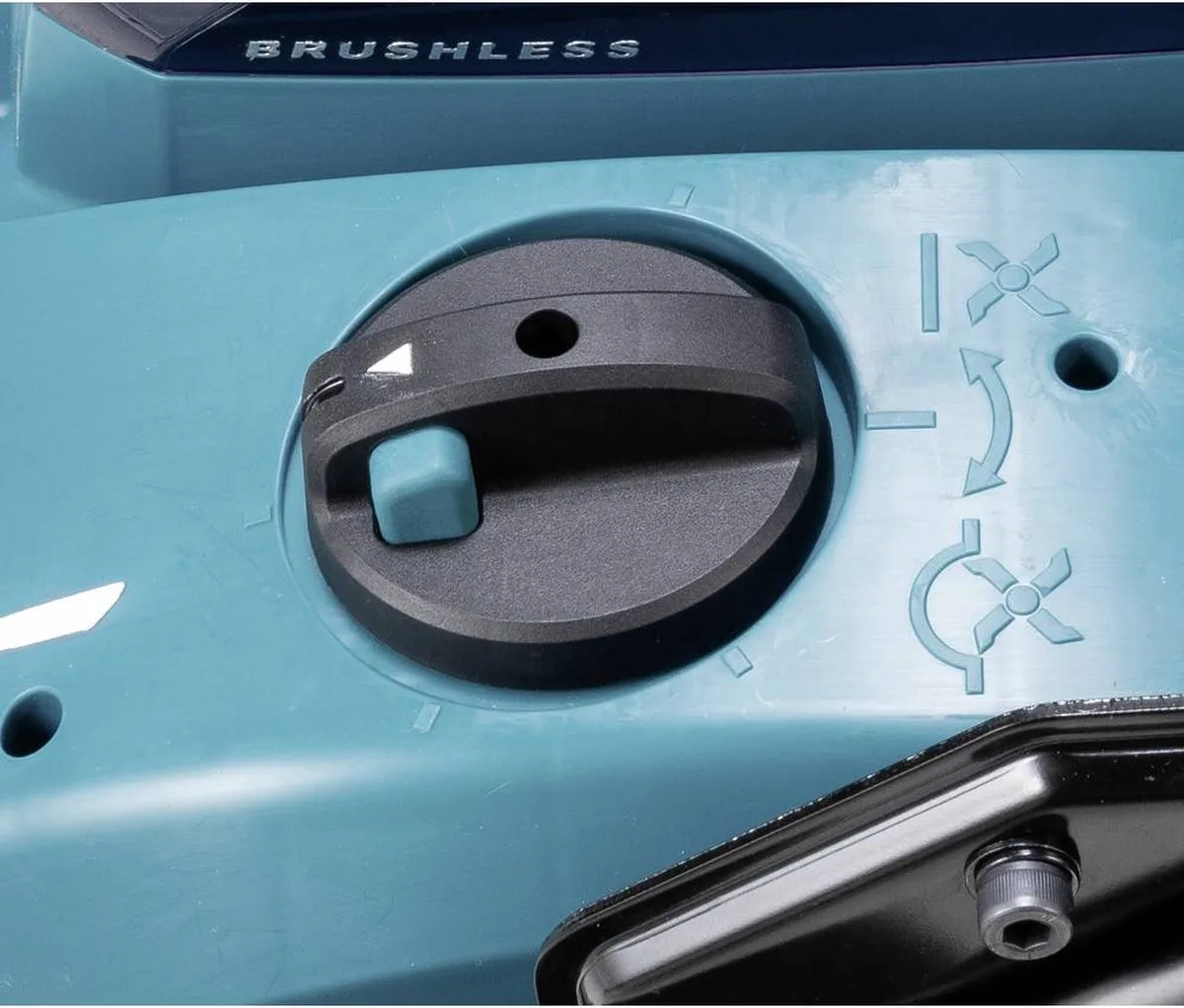 Makita UV001GZ Verticuteermachine - 38cm - 50L - afbeelding 6 van 6