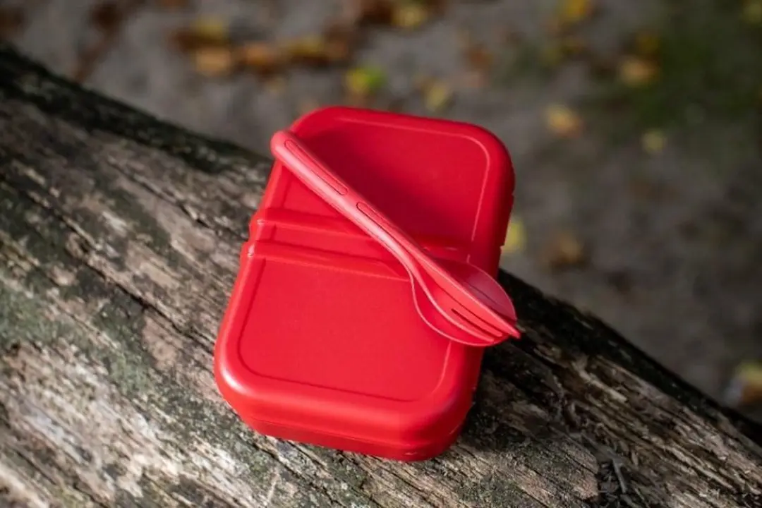 Koziol Pascal L Lunchbox met Verdeler 2.4L - Rood