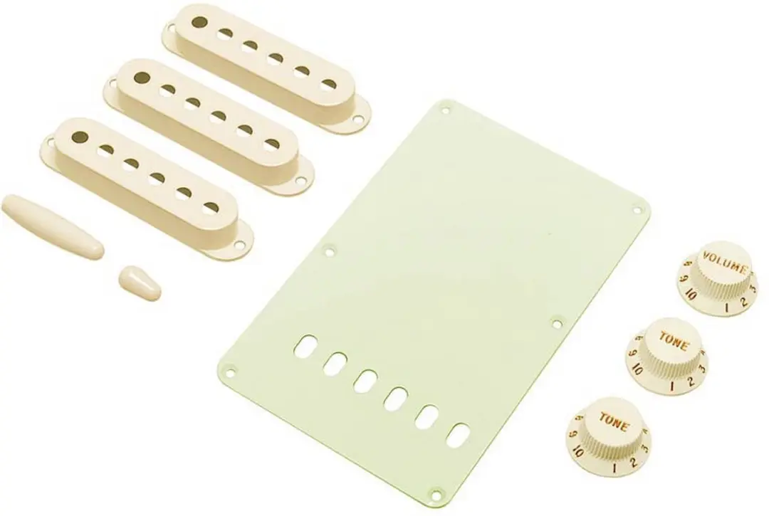 Fender Strat Accessoire Kit Vintage Aged Wit