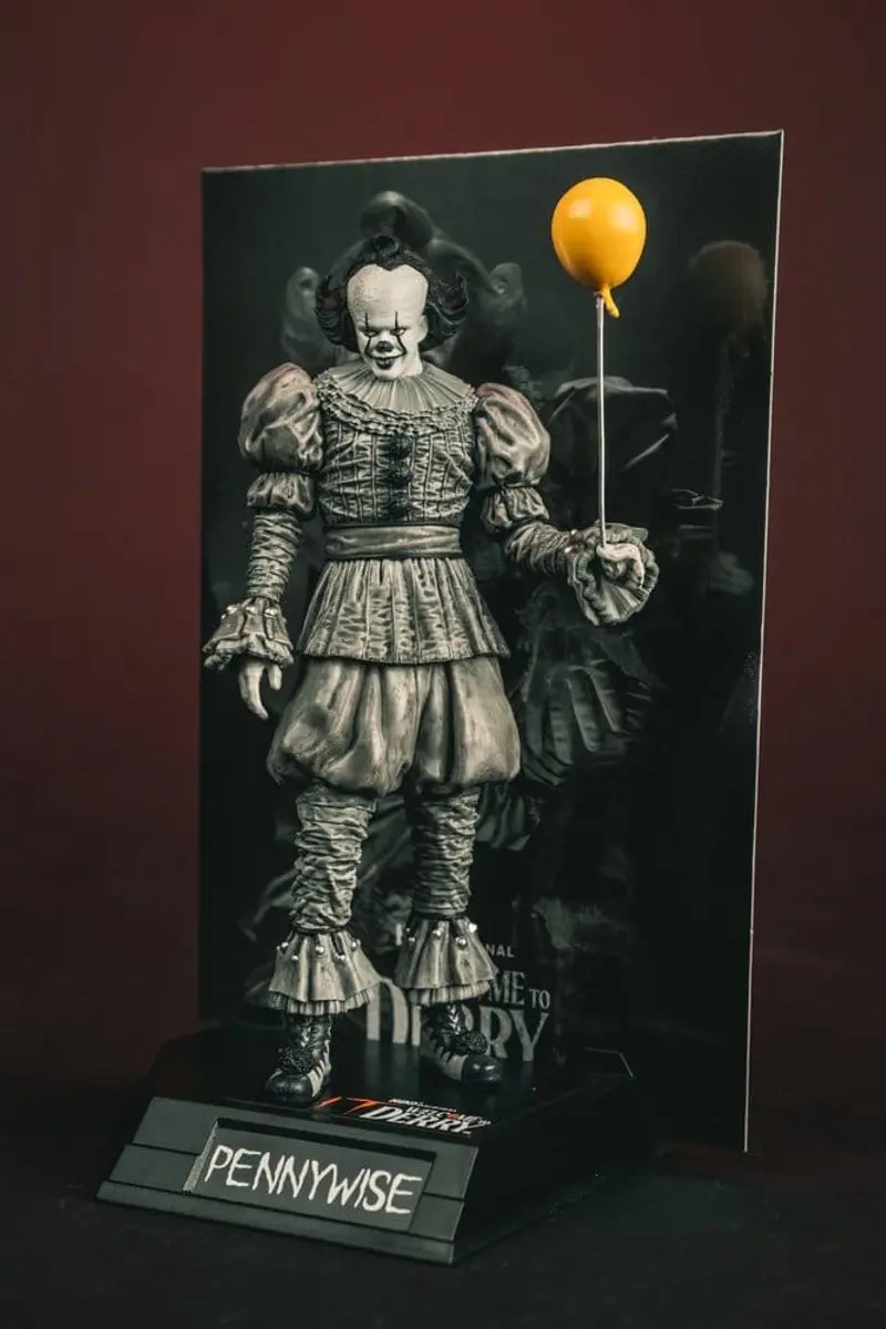 McFarlane Toys It Welcome to Derry Pennywise Figuur - 16cm - Multi