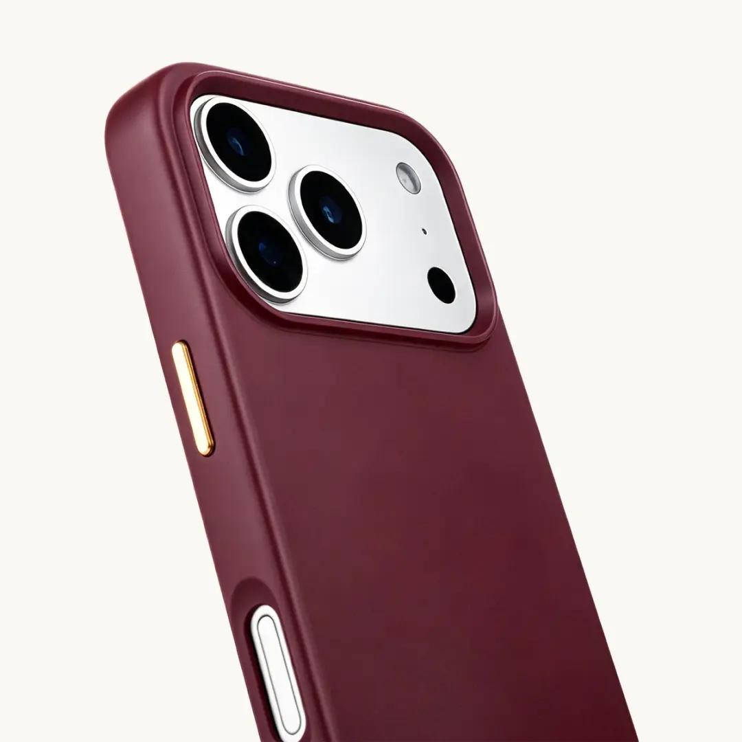 Selencia Hoesje iPhone 17 Pro Rivièra - Bold Burgundy - MagSafe
