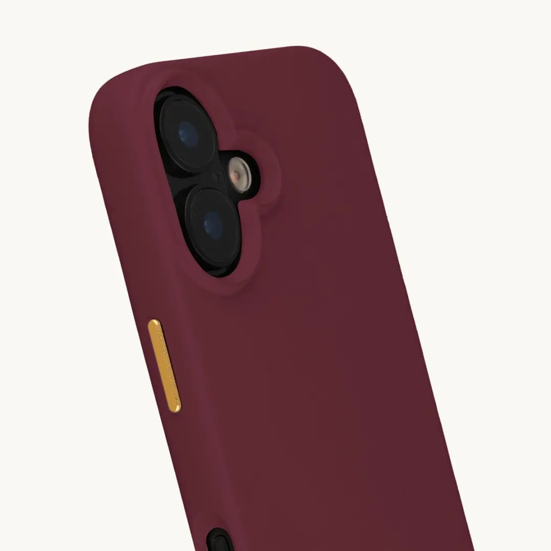 Selencia iPhone 17 Hoesje Rivièra - Bold Burgundy - MagSafe