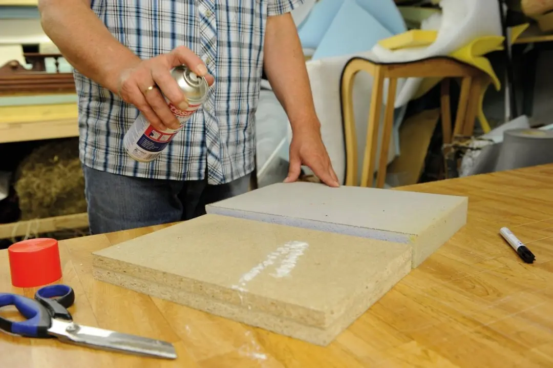 Tesa Kleefspray voor Bekleding 500ml - 5 Stuks