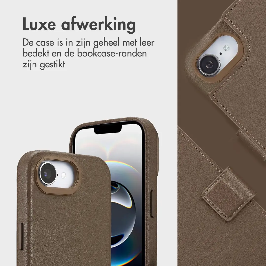 Accezz Hoesje iPhone 16/17 Leather Bookcase 2-in-1 - 3 Pasjes - Coffee Brown