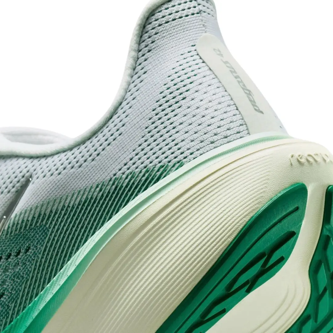 Nike Air Zoom Pegasus 42 Hardloopschoenen Dames - 40 - Groen/Grijs/Wit