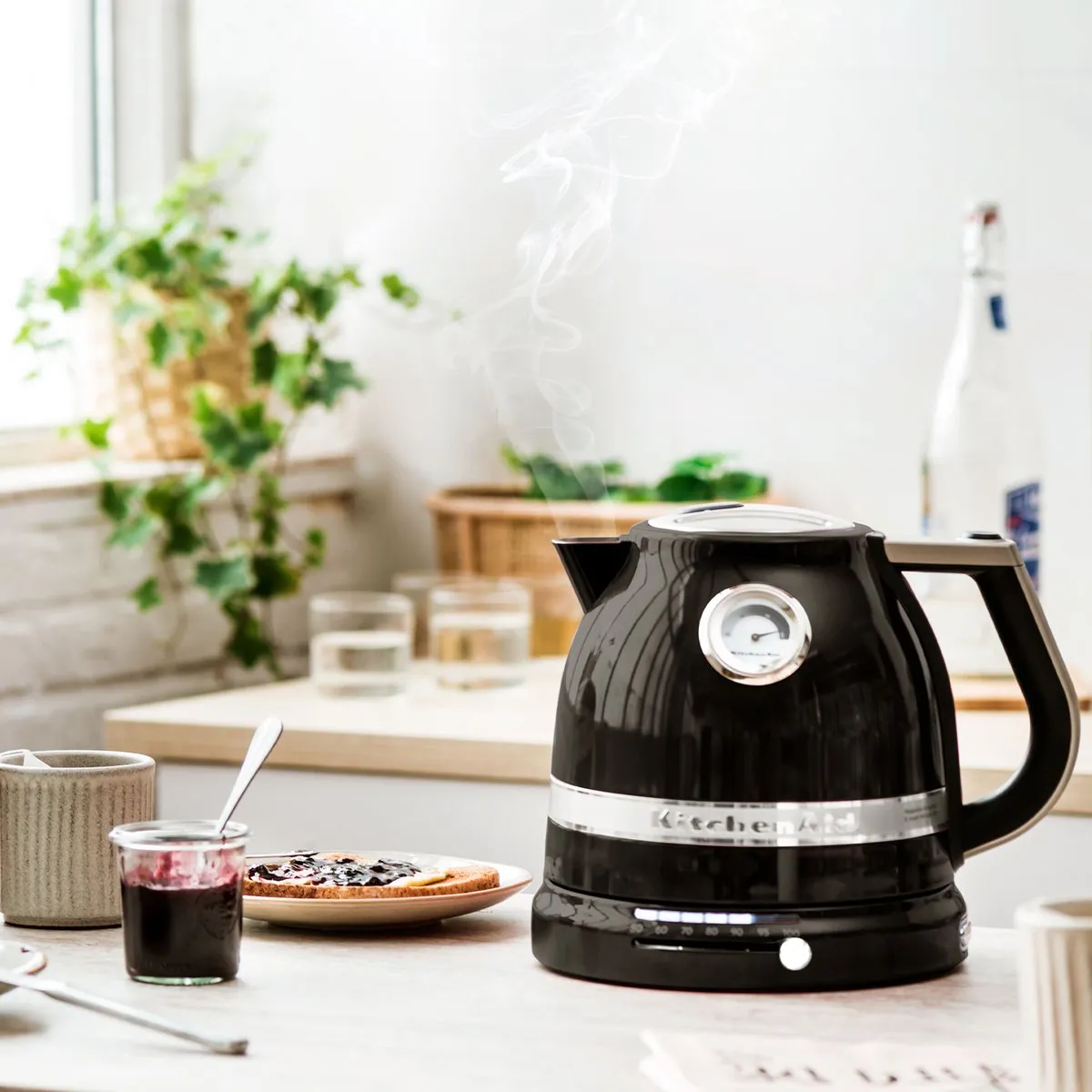 KitchenAid Artisan Waterkoker 1.5L - 2400W - Onyx Zwart - afbeelding 6 van 6