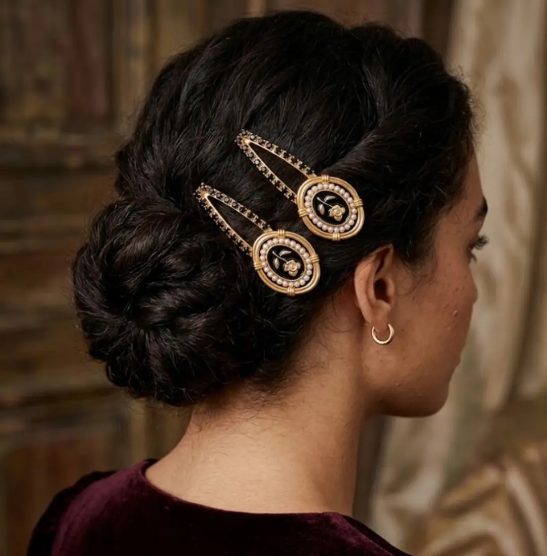 NuveX Haarspeldjes Goud - Bloemenmotief met Parels & Strass - 2 Stuks