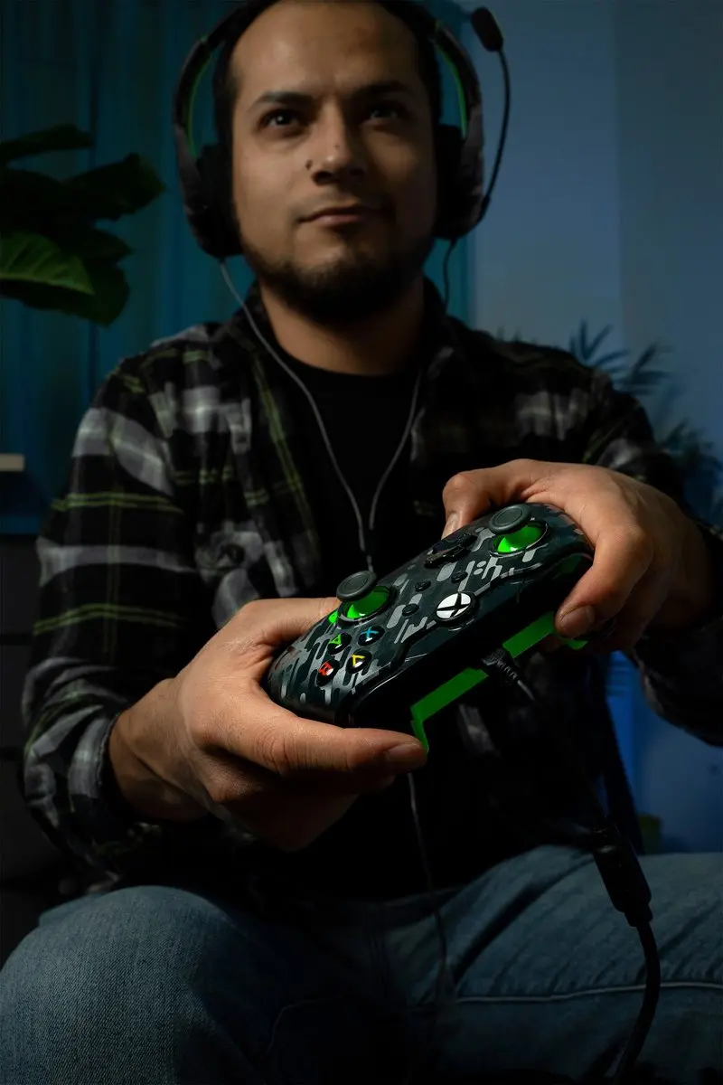 PDP Gaming Bedrade Controller 049-012-CMGG - Xbox Series X|S & Xbox One - Neon Carbon - afbeelding 6 van 6