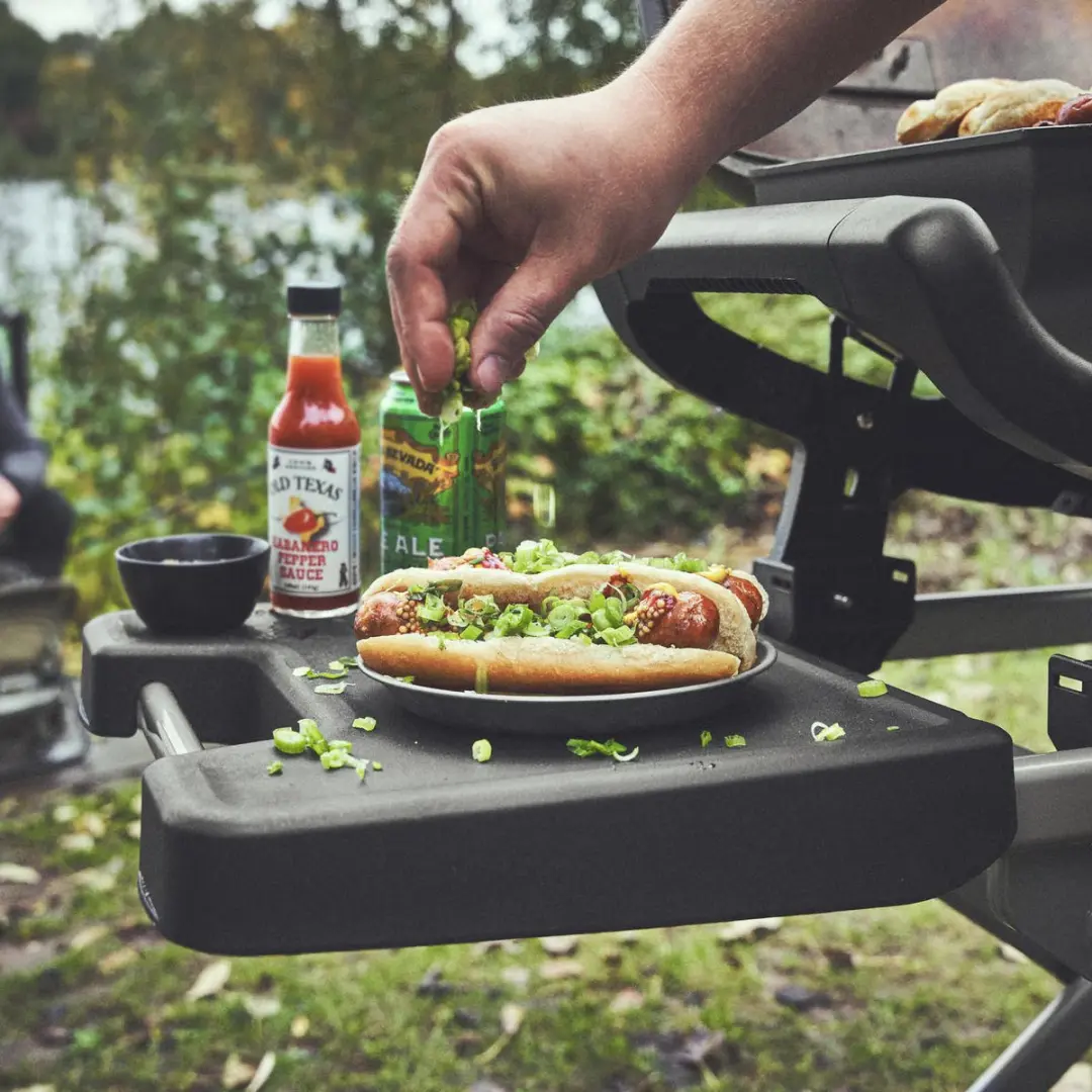 Burnhard Wayne BBQ Trolley - Massief stalen frame - Kunststof zijtafels