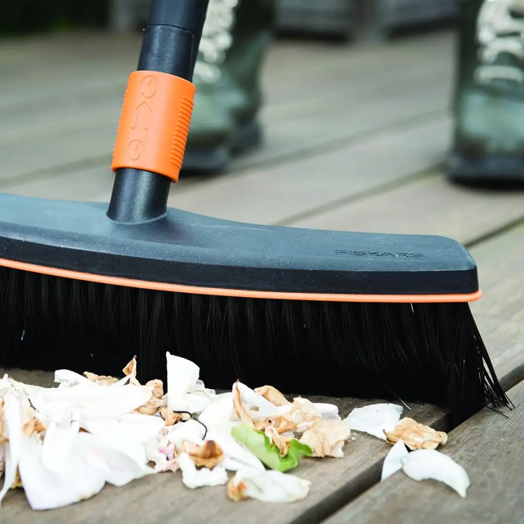 Fiskars QuikFit Bladbezem 1001416 - Zwart/oranje
