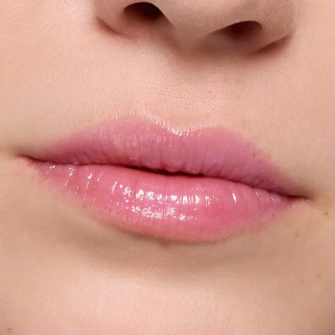 Essence Juicy Bomb Glossy Butter Balm 02 So Berry Cute - 2,5 ml - Paars
