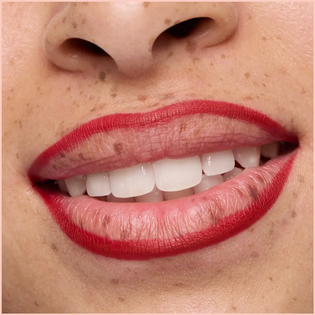 Essence Lippenpotlood 8H Matte Comfort 18 Cherry On Top