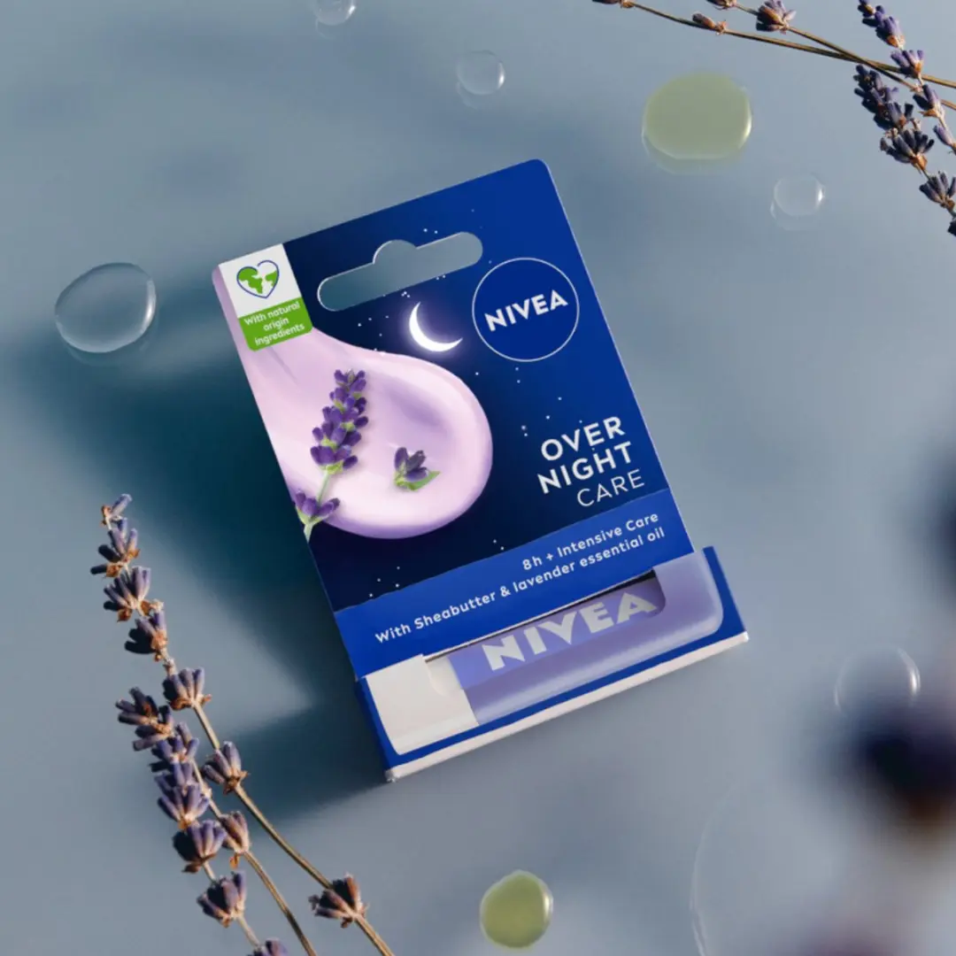 NIVEA Overnight Care Voedende Lipstick Lavendel - 4.8 g