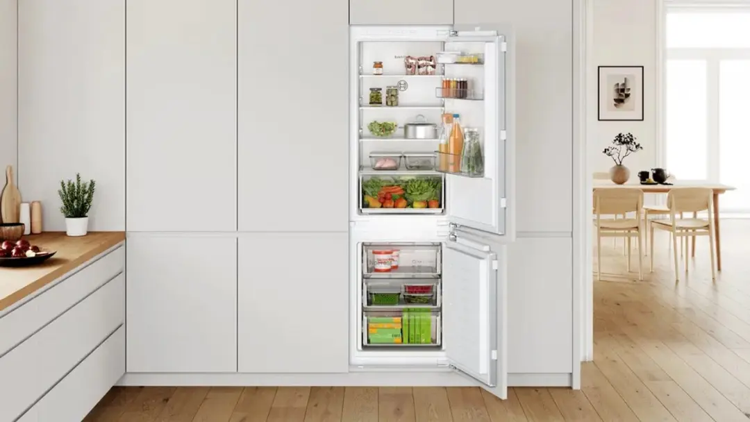 Bosch Serie 2 KIN86NFE0 Koel-vriescombinatie 260L