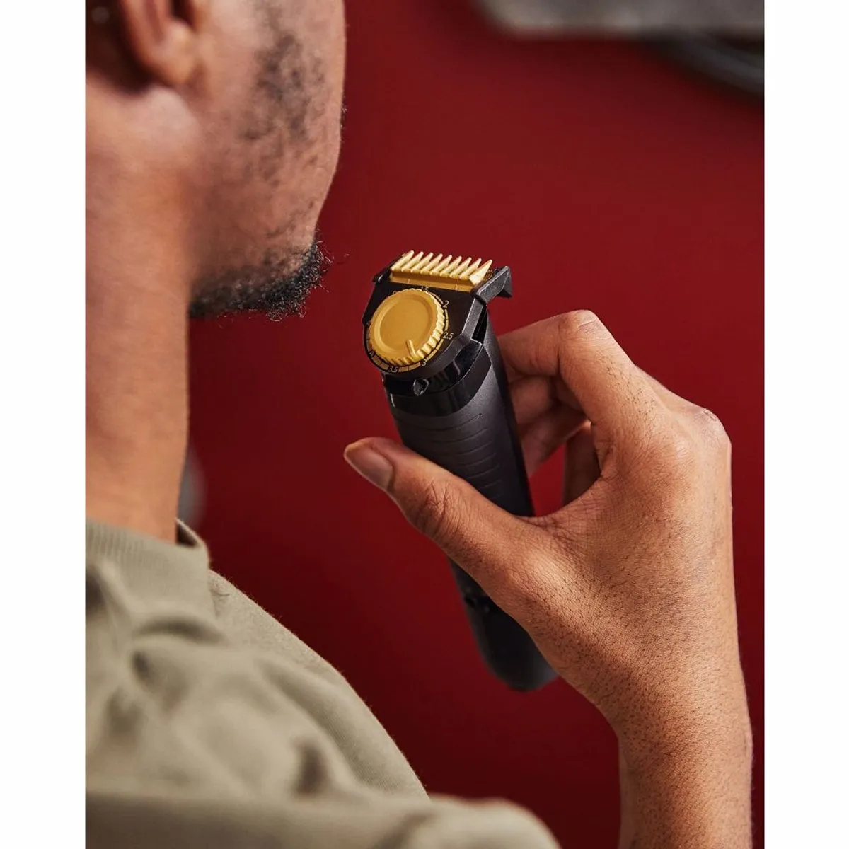Remington T-Series MB7050 Baardtrimmer & Tondeuse - 11 Opzetstukken - Zwart/Goud - afbeelding 6 van 6