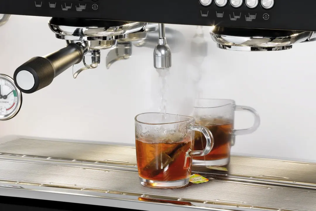 Bartscher Coffeeline B30 Koffiemachine - 3 Groepen - 17.5L - 2800W