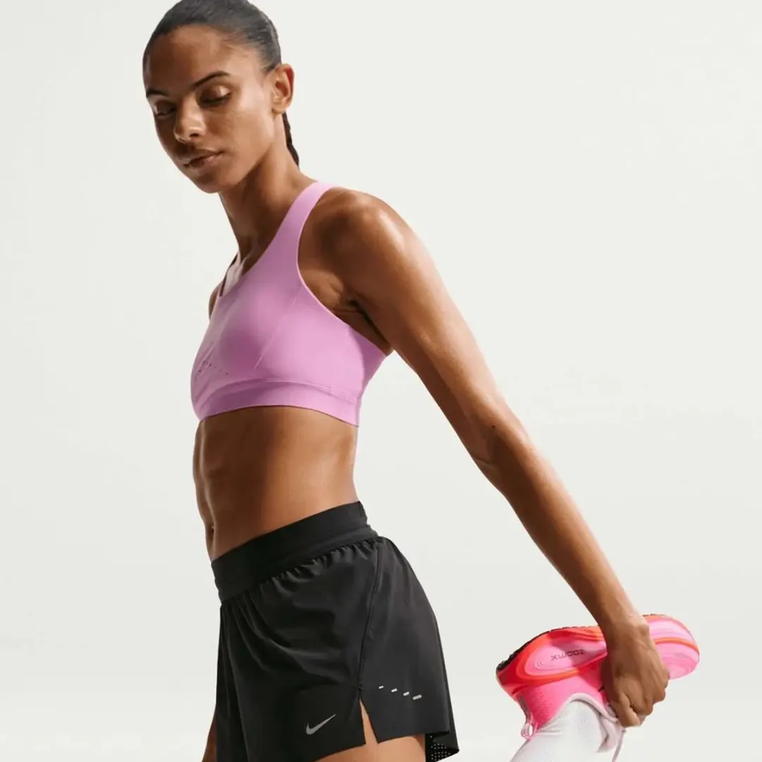 Nike Swift Women's Breathe Brief-Li Short - L - Zwart