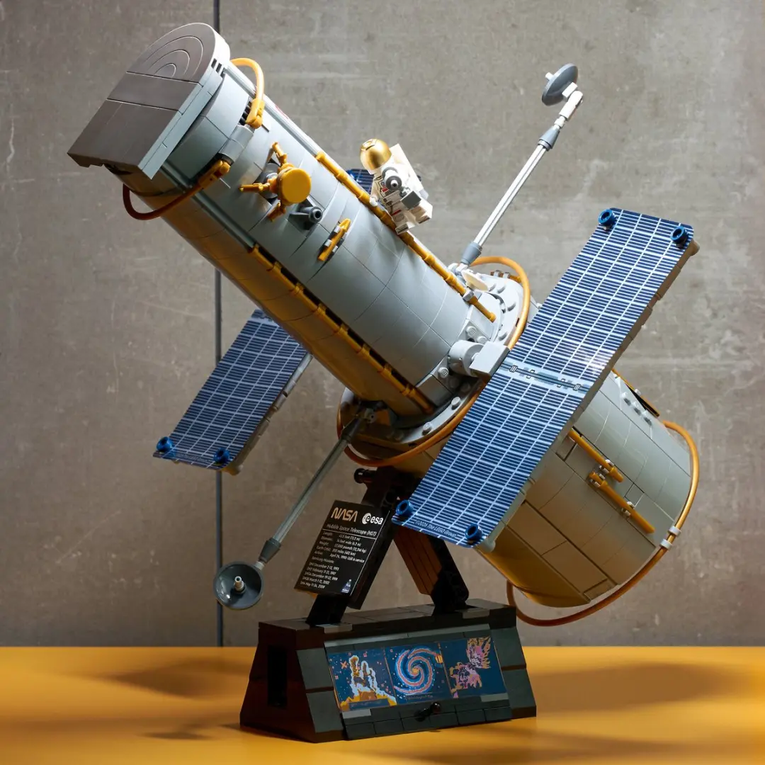 LEGO Icons Ruimtetelescoop Hubble 11382 Bouwpakket - 1252 Stukken - Multicolor