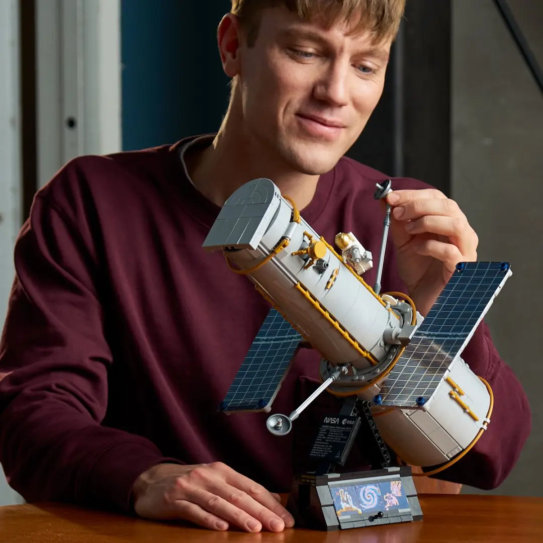 LEGO Icons Ruimtetelescoop Hubble 11382 Bouwpakket - 1252 Stukken - Multicolor
