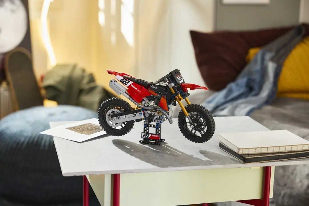 LEGO Technic Ducati Desmo450 MX Factory 42238 - 457 Stukken - Multicolor