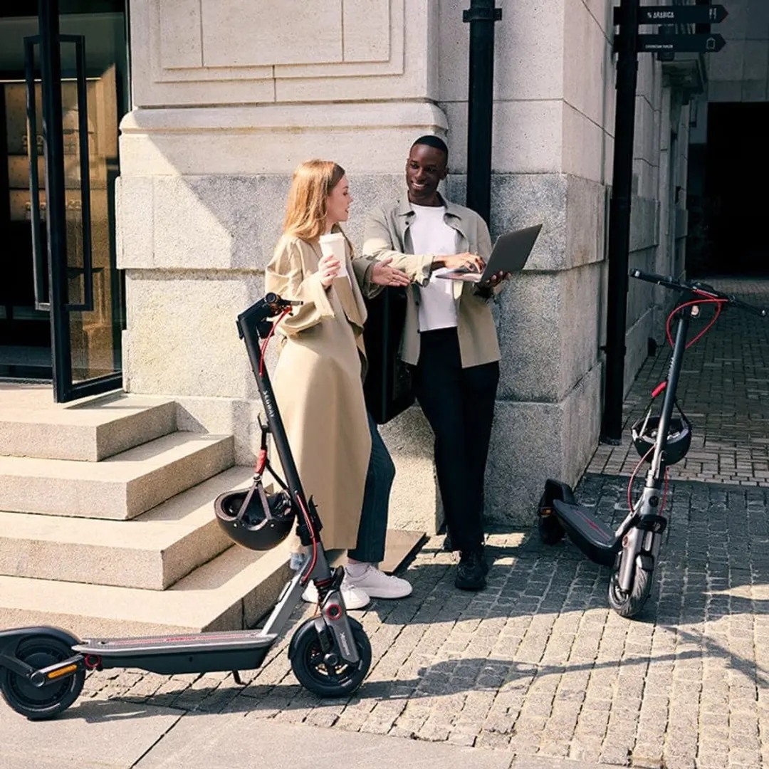 Segway Ninebot F3 Pro E Scooter - 10 Inch - Zwart/Grijs