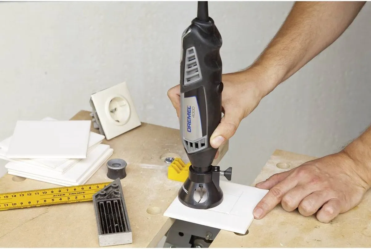 Dremel 562 Spiraalfreesmes Tegel