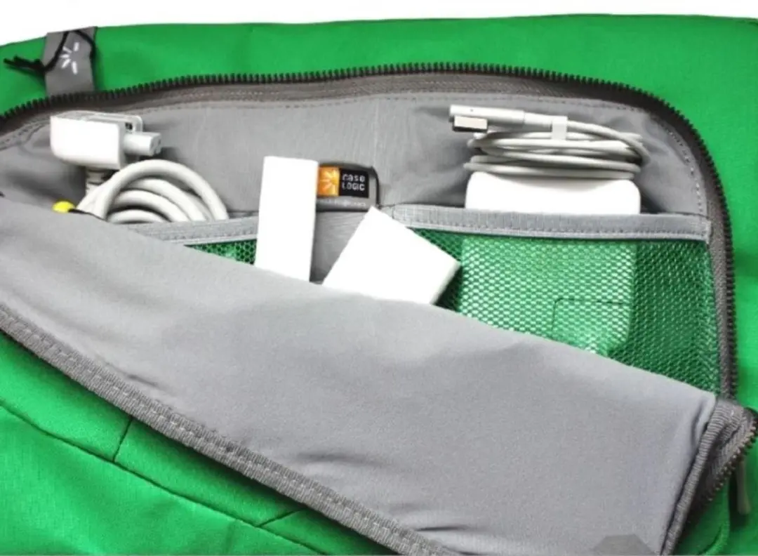Case Logic ULA112T Horizontale Nylon Hoes - 13 inch - Groen - afbeelding 6 van 6