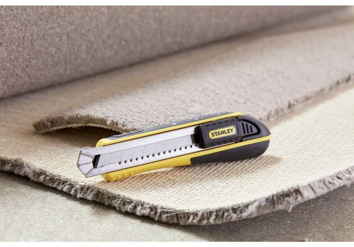 Stanley FATMAX Cutter 18mm - 6 Mesjes - Zwart/Geel - afbeelding 6 van 6