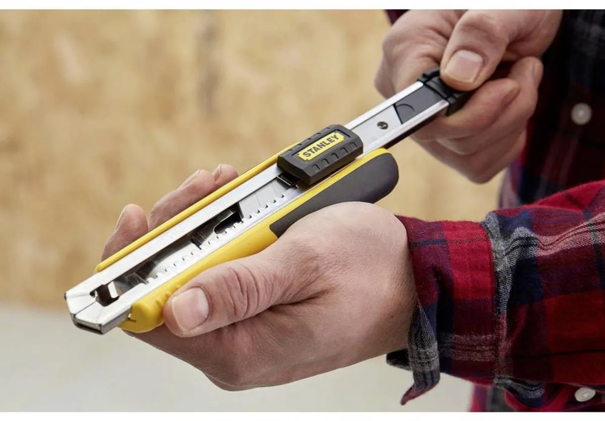 Stanley FATMAX Cutter 18mm - 6 Mesjes - Zwart/Geel