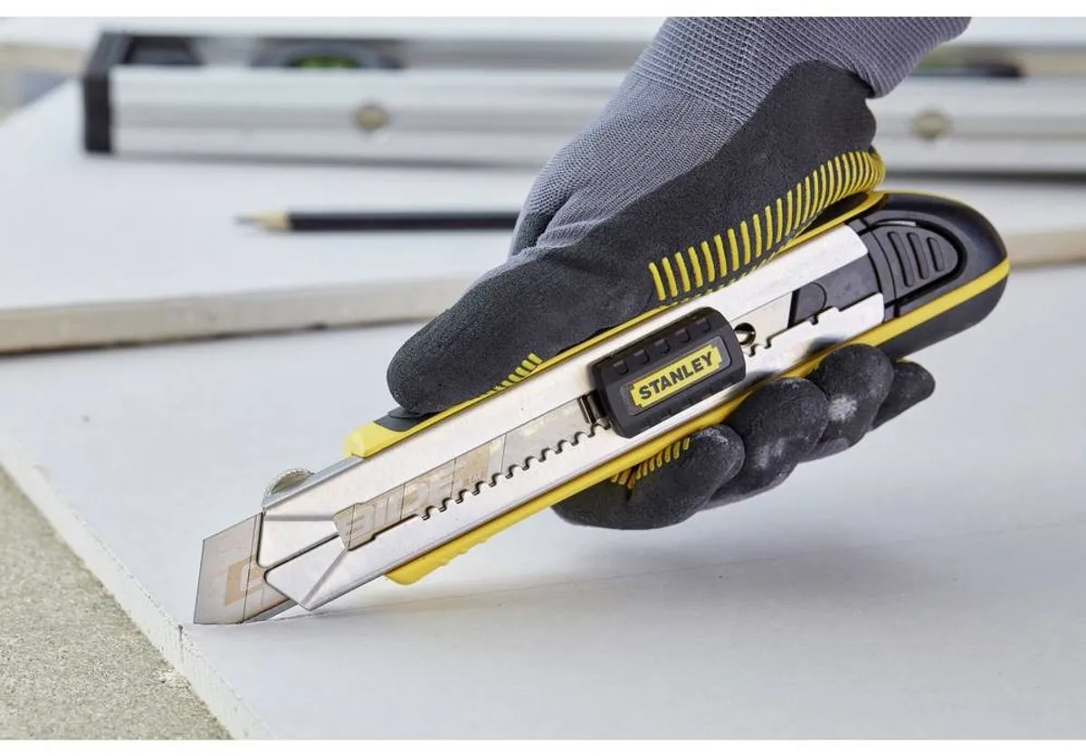 Stanley FATMAX Cutter 18mm - 6 Mesjes - Zwart/Geel