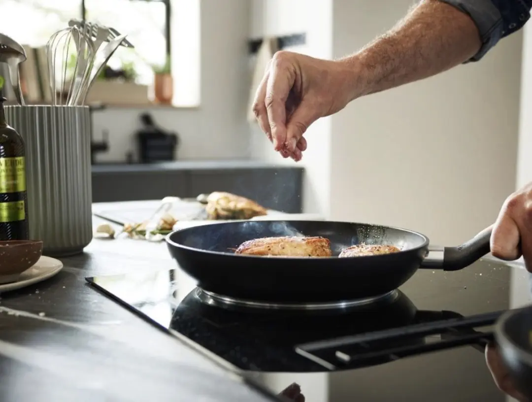 Fissler Essential Koekenpannenset 24+28cm - 2 Stuks - Zwart