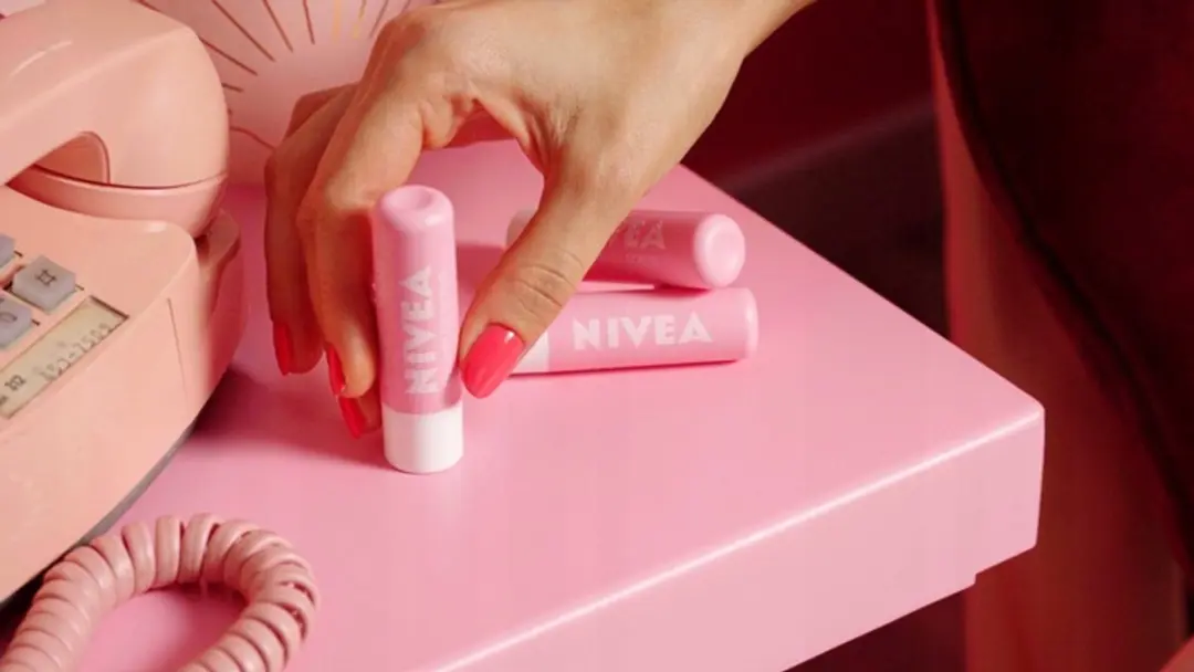NIVEA Lippenpeeling Wilde Roos 4.8g