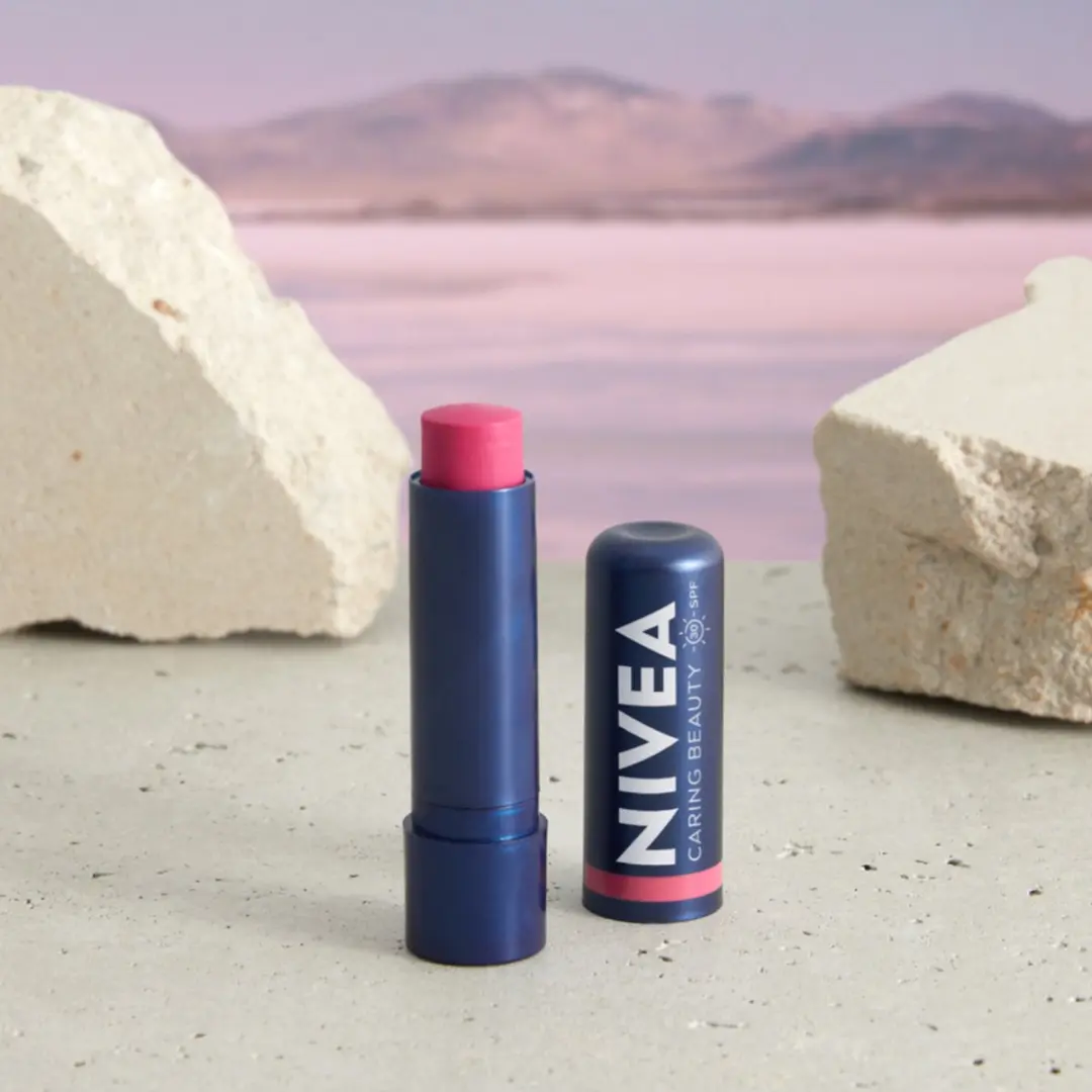 NIVEA Caring Beauty 3W1 Lipbalsem - 4,8 g - Roze