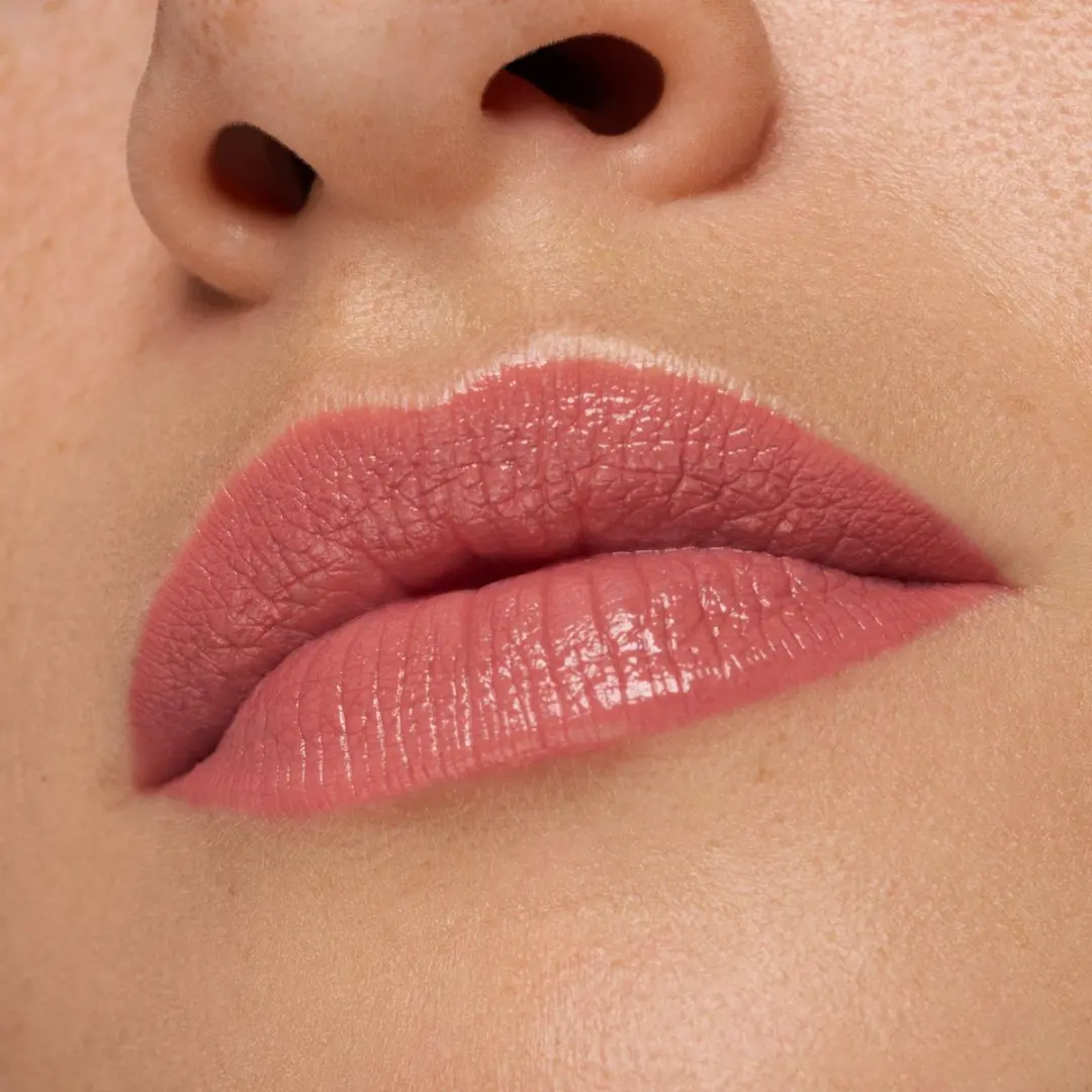 Essence SATIN GLOW Lipstick #02 - Nude 3.5ml - afbeelding 6 van 6