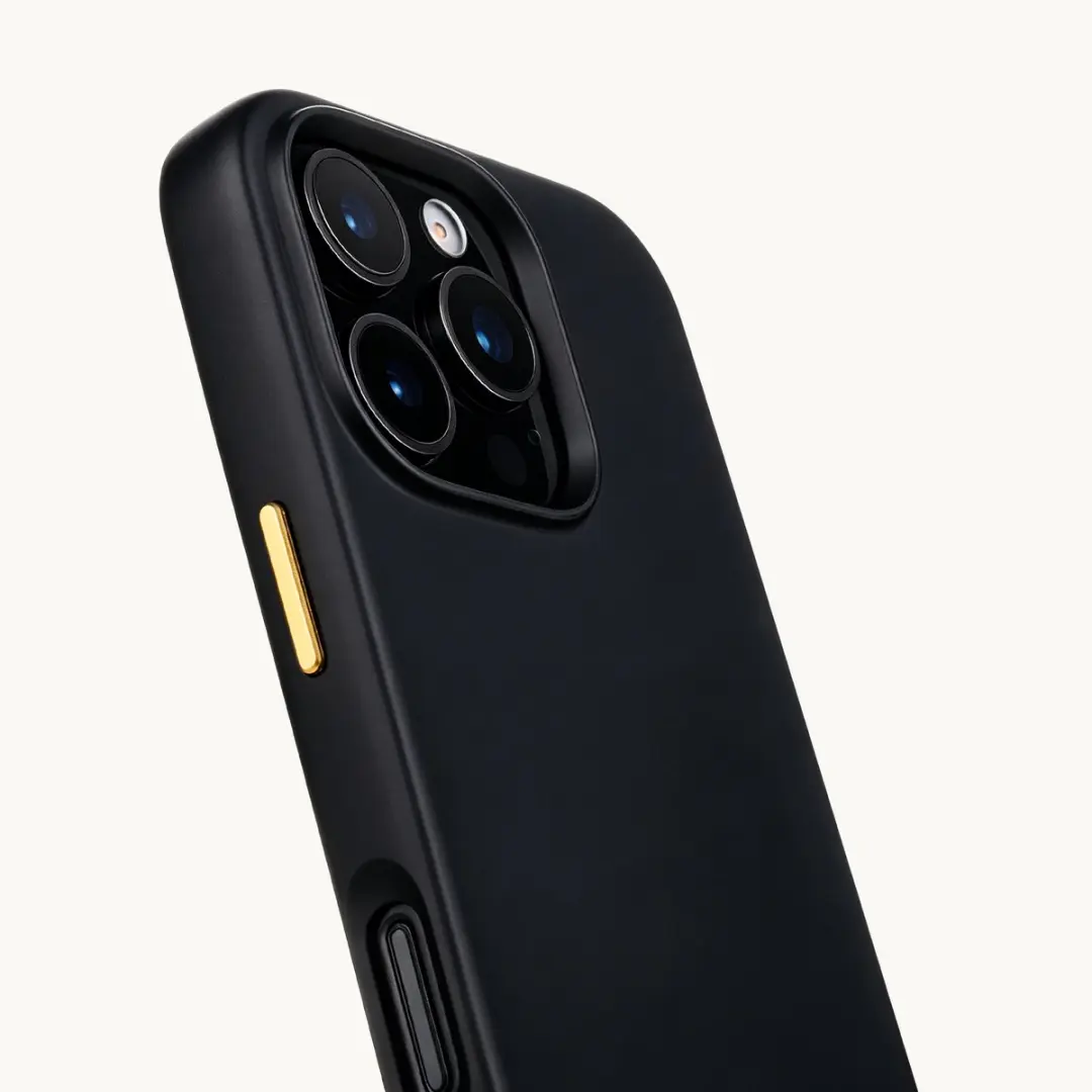 Selencia Hoesje iPhone 16 Pro Max Rivièra Velvet Black - MagSafe