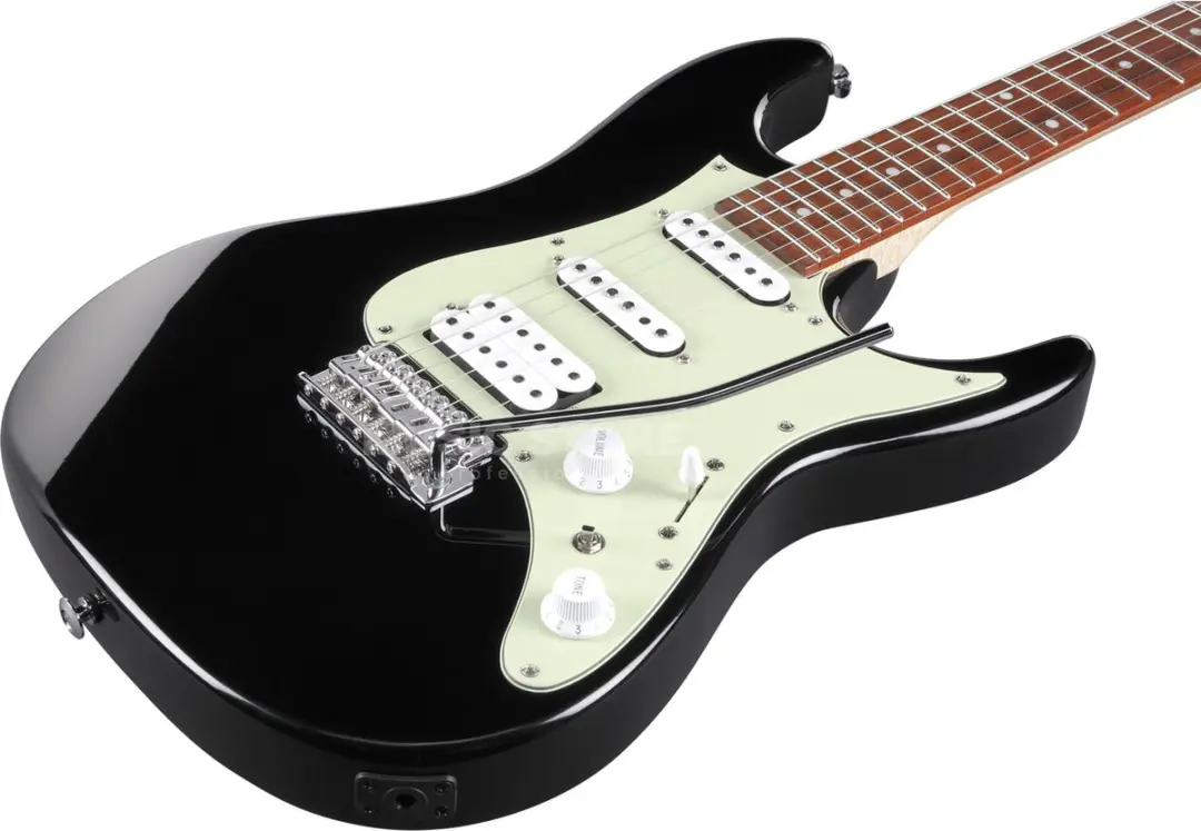 Ibanez AZES40 Elektrische Gitaar - 3 Elementen - Zwart