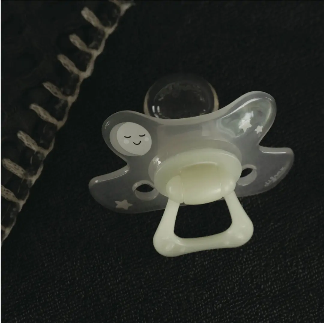 Difrax Fopspeen Natural 18+ Maanden - Glow in the Dark - 4 Stuks - afbeelding 6 van 6