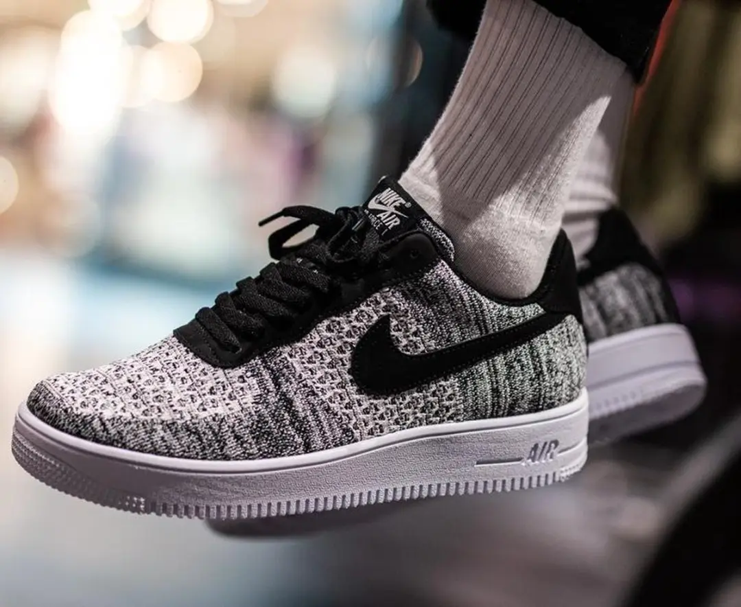 Nike Air Force 1 Flyknit 2 'Black Pure Platinum' - Maat 42.5