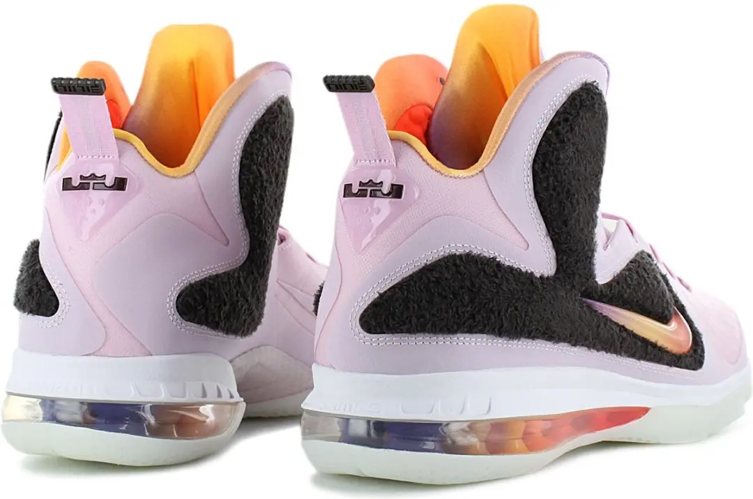 Nike LeBron 9 IX DJ3908-600 Basketbalschoenen - Roze