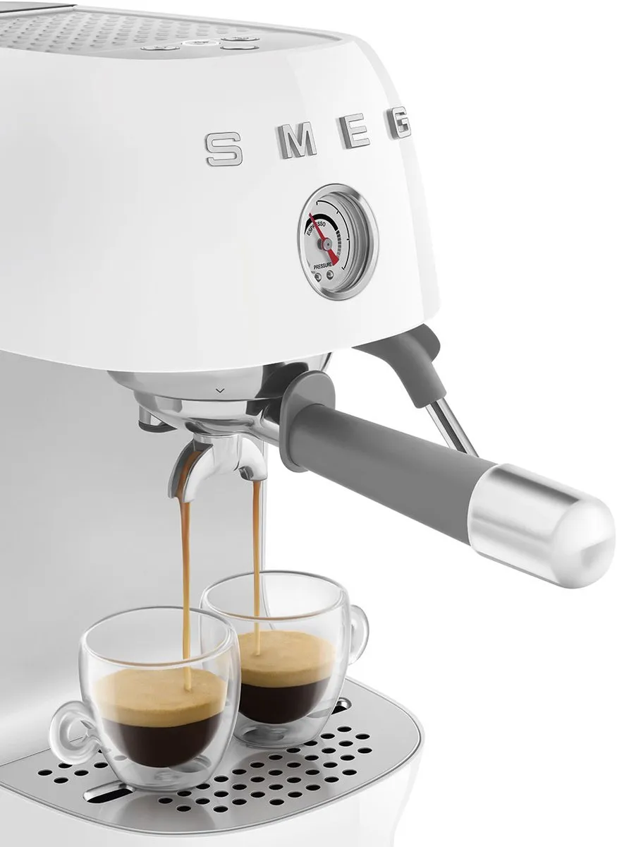 Smeg ECF03WHEU Handmatige Espressomachine - Cold Brew - Wit