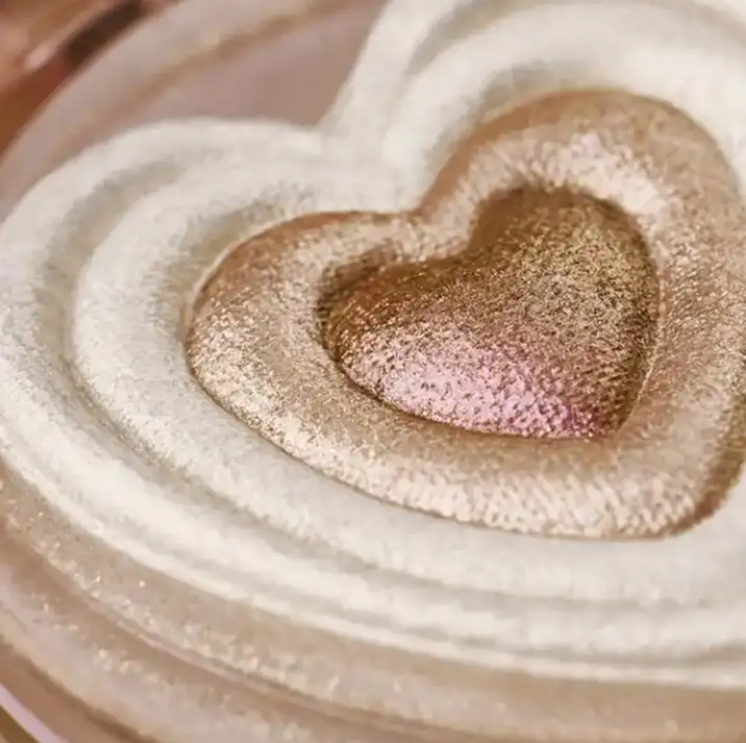 Essence Love it Highlighter Glaze 01 Heartbeats & Choco Treats 6g
