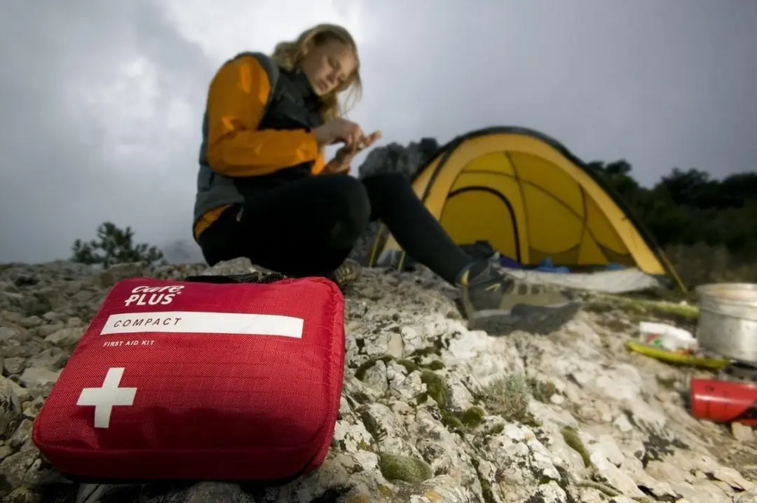 Care Plus First Aid Kit Compact 41-delig