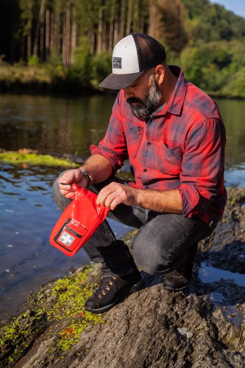 Care Plus First Aid Kit Waterproof - 72-delig