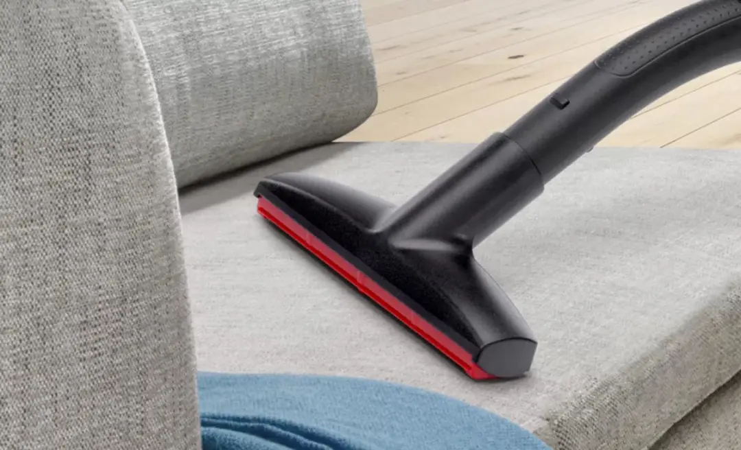 Bosch Serie 6 BGC41XSIL Cilinderstofzuiger 700W - 2,4L - Zwart