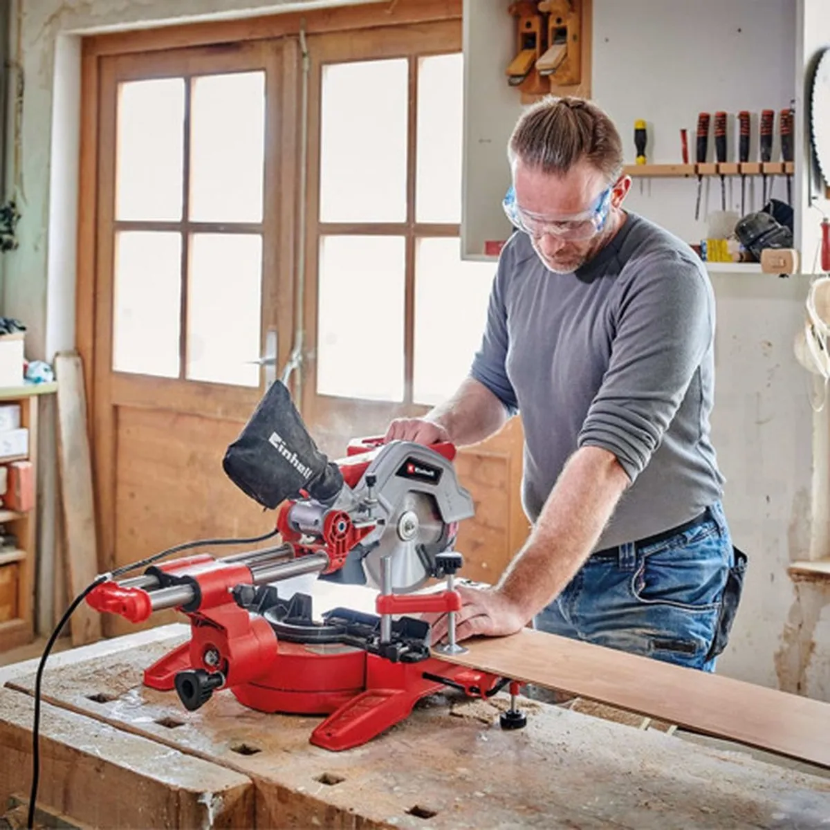 Einhell TC-SM 216 Radiaalzaag 1600W - Ø216mm - 48 Tanden - afbeelding 6 van 6