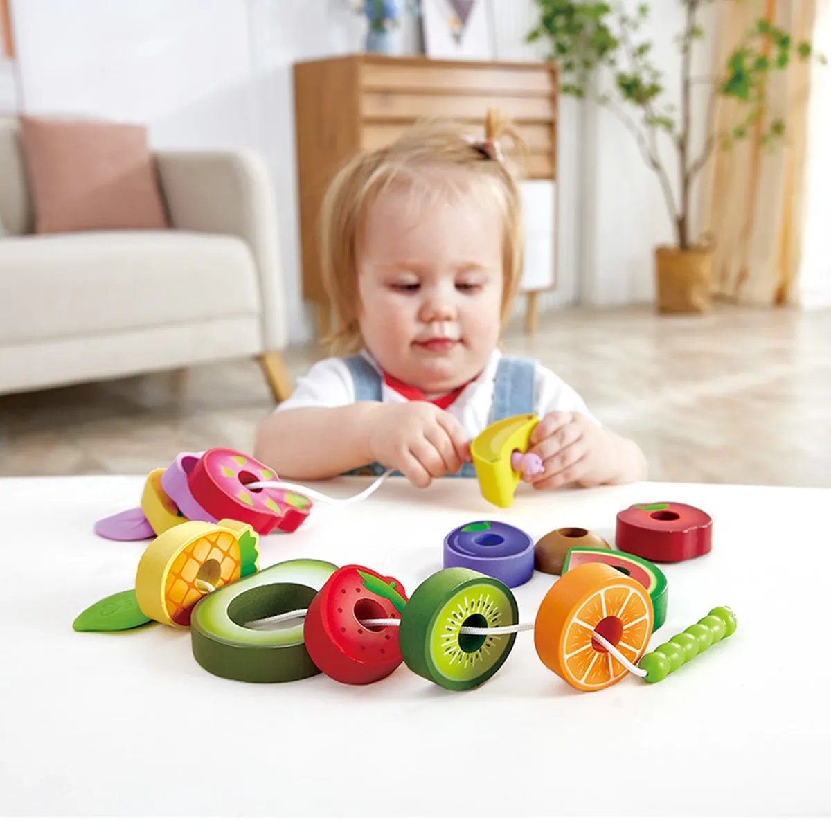 Hape Houten Rijgset Fruit E1072A - Multicolor - afbeelding 2 van 6