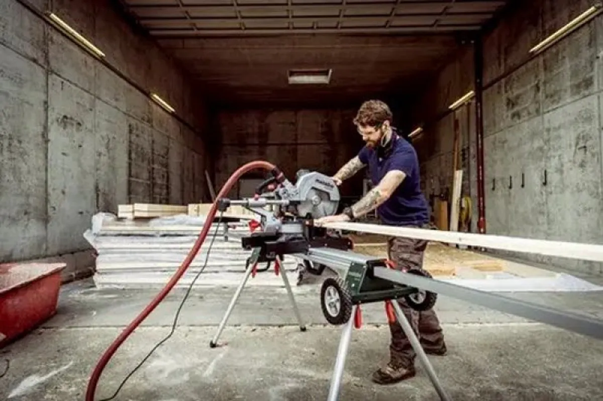 Metabo KGS 254 M Afkortzaag 1450W - 254mm met onderstel KSU 251